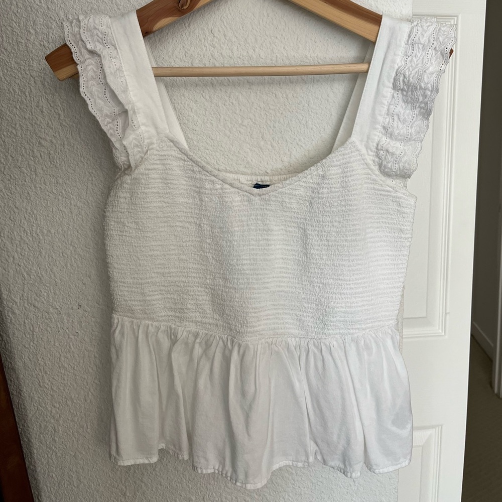 Old Navy White Textured Sleeveless Top